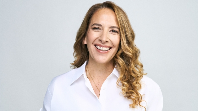 Isabelle Tambue wird Chief Brand Officer Essence bei Cosnova - Isabelle Tambue steigt als Chief Brand Officer Essence in die Geschäftsführung von Cosnova auf - Quelle: Cosnova